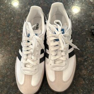 Women’s Adidas sambas. Never worn Size 8.5